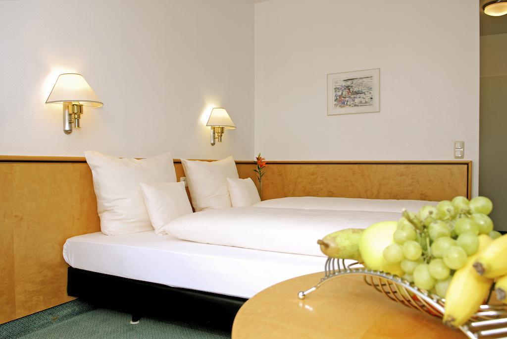 Matchpoint Hotel Altdorf bei Nuernberg Room photo
