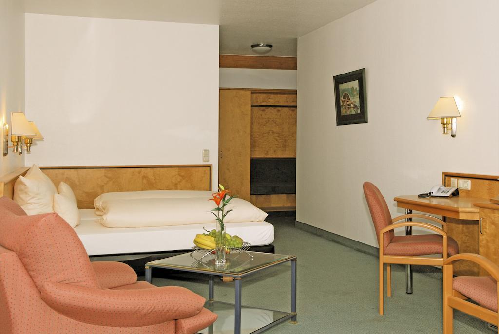 Matchpoint Hotel Altdorf bei Nuernberg Room photo